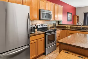 2033 Poppy Dr, Chanhassen, MN 55317 - Photo 14