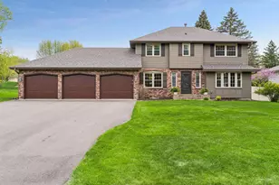 900 Nina Ct, Mendota Heights, MN 55118 - Photo 2