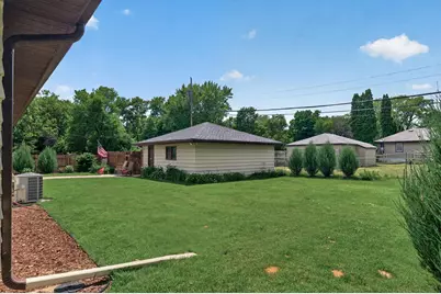 6801 Orchard Avenue N, Brooklyn Center, MN 55429 - Photo 32