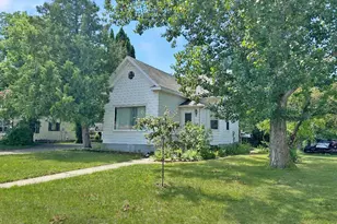 1213 Jefferson St S, Wadena, MN 56482 - Photo 2