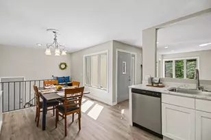 234 Cambria Ct, Woodbury, MN 55125 - Photo 4