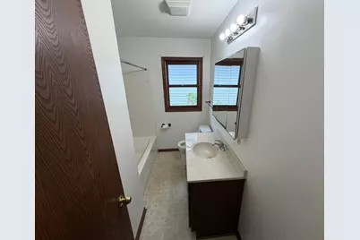 2140 Bush Avenue E, Saint Paul, MN 55119 - Photo 12
