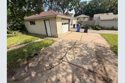 2140 Bush Avenue E, Saint Paul, MN 55119 - Photo 4