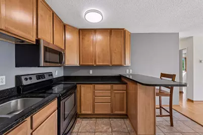 1800 Lasalle Avenue #101, Minneapolis, MN 55403 - Photo 4