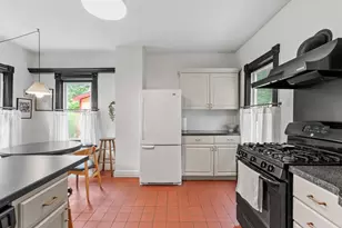 689 Oakdale Ave, Saint Paul, MN 55107 - Photo 10