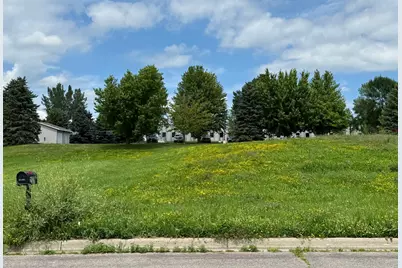 200 NW 22nd Avenue, Waseca, MN 56093 - Photo 1