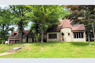 910 Oakwood Boulevard, Menomonie, WI 54751 - Photo 2