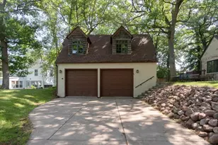 910 Oakwood Blvd, Menomonie, WI 54751 - Photo 4