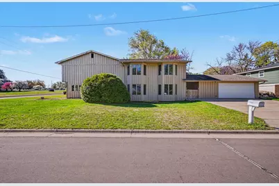 2000 Westview Drive, Hastings, MN 55033 - Photo 2