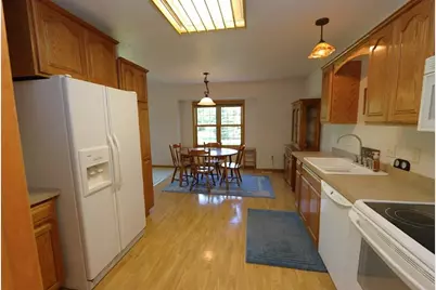 621 6th Street NE, Perham, MN 56573 - Photo 6