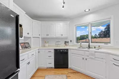 6540 Zealand Avenue N, Brooklyn Park, MN 55428 - Photo 8