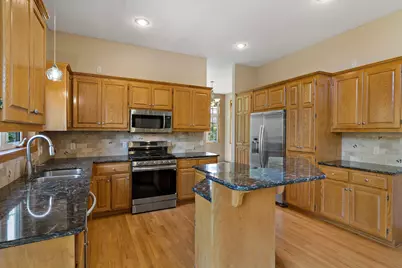 701 Heron Circle N, Oakdale, MN 55128 - Photo 8