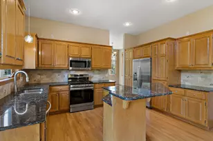 701 Heron Cir N, Oakdale, MN 55128 - Photo 8