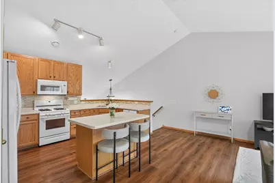 8002 Stratford Circle S, Shakopee, MN 55379 - Photo 10