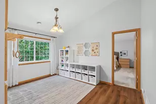 8002 Stratford Cir S, Shakopee, MN 55379 - Photo 20