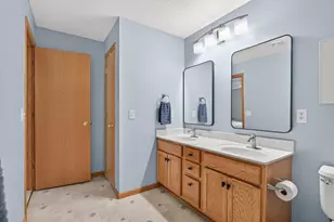 8002 Stratford Cir S, Shakopee, MN 55379 - Photo 32