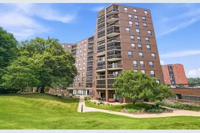 6615 Lake Shore Drive S #405, Richfield, MN 55423 - Photo 4