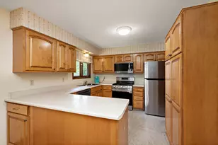 10634 Wellington Ln N, Maple Grove, MN 55369 - Photo 2