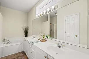 1615 Johnny Cake Ridge Ln, Eagan, MN 55122 - Photo 12