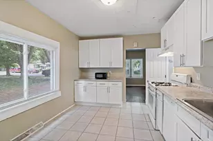 910 Wilson Ave, Saint Paul, MN 55106 - Photo 14