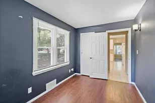 910 Wilson Ave, Saint Paul, MN 55106 - Photo 18
