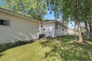 160 109th Ave NE, Blaine, MN 55434 - Photo 8
