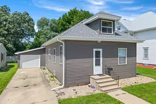121 E Lincoln St, Caledonia, MN 55921 - Photo 1