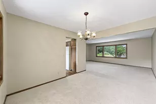 3016 Lakewood Dr N, Maplewood, MN 55109 - Photo 8