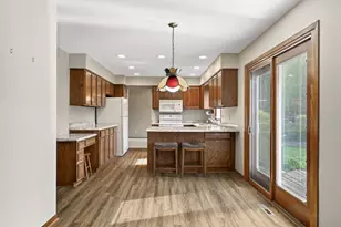 3016 Lakewood Dr N, Maplewood, MN 55109 - Photo 12