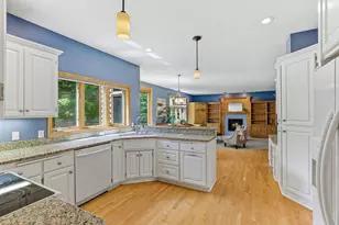2413 Bridle Creek Trail, Chanhassen, MN 55317 - Photo 12