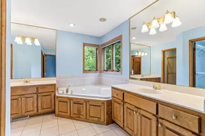 2413 Bridle Creek Trail, Chanhassen, MN 55317 - Photo 18