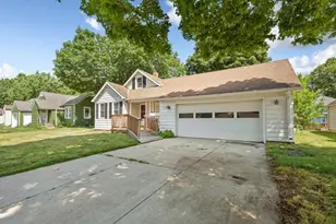 128 Rose St, Mankato, MN 56001 - Photo 2