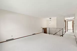 4233 Thornhill Ln, Vadnais Heights, MN 55127 - Photo 10