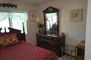 341 Winifred St E, Saint Paul, MN 55107 - Photo 10