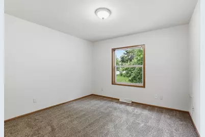 1534 Larpenteur Avenue E, Saint Paul, MN 55109 - Photo 24