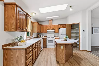 1534 Larpenteur Avenue E, Saint Paul, MN 55109 - Photo 12