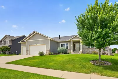 3413 Stonehedge Drive NE, Rochester, MN 55906 - Photo 2