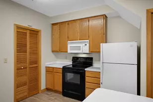 8775 Branson Dr, Inver Grove Heights, MN 55076 - Photo 10