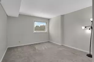 66 9th St E, Saint Paul, MN 55101 - Photo 16