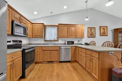 810 7th Avenue SW, Pine Island, MN 55963 - Photo 12