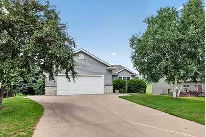 810 7th Avenue SW, Pine Island, MN 55963 - Photo 2