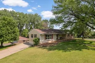 2878 Meadowlark Ln, Maplewood, MN 55109 - Photo 4