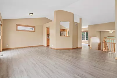 8417 Ashford Road, Woodbury, MN 55125 - Photo 4