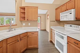 8417 Ashford Rd, Woodbury, MN 55125 - Photo 8