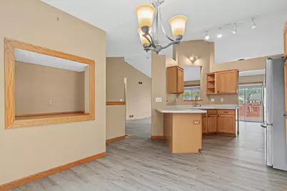 8417 Ashford Road, Woodbury, MN 55125 - Photo 6