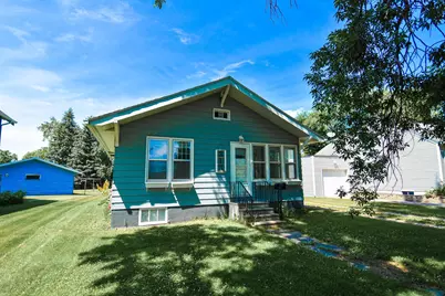313 E Prairie Avenue, Warren, MN 56762 - Photo 1