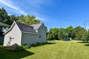 606 Kendall Ave S, Thief River Falls, MN 56701 - Photo 44
