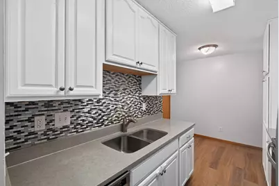 1272 Trailwood S, Hopkins, MN 55343 - Photo 8