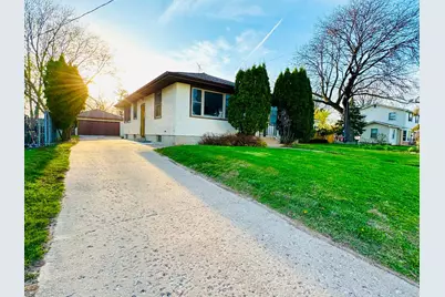 465 Ruth Street N, Saint Paul, MN 55119 - Photo 2