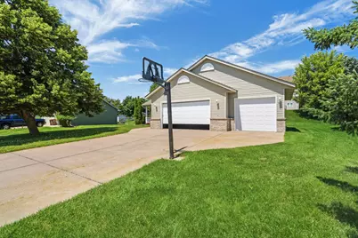 2537 Southcrest Avenue E, Maplewood, MN 55119 - Photo 2